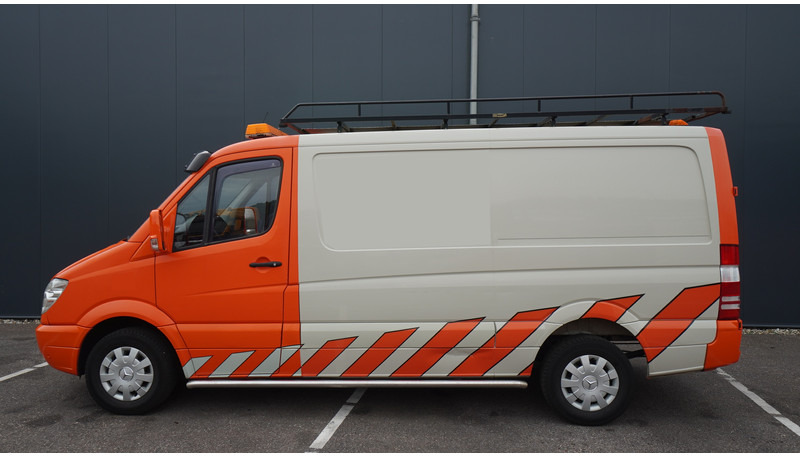 Mercedes-Benz Sprinter 309 CLOSED BOX - الشاحنات الصغيرة صندوق مغلق: صور 1 Mercedes-Benz Sprinter 309 CLOSED BOX - الشاحنات الصغيرة صندوق مغلق: صور 1
