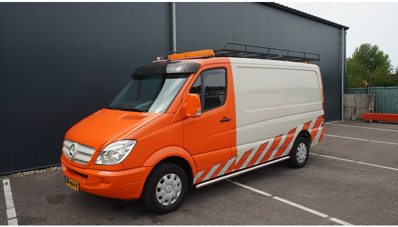 Mercedes-Benz Sprinter 309 CLOSED BOX - الشاحنات الصغيرة صندوق مغلق: صور 3 Mercedes-Benz Sprinter 309 CLOSED BOX - الشاحنات الصغيرة صندوق مغلق: صور 3