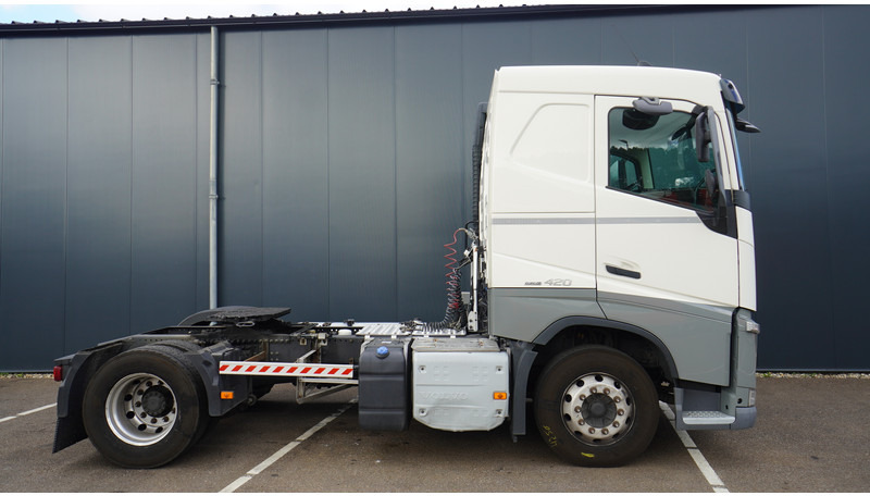 Volvo FH 420 ADR EURO 6 756.000KM - شاحنة جرار: صور 2 Volvo FH 420 ADR EURO 6 756.000KM - شاحنة جرار: صور 2
