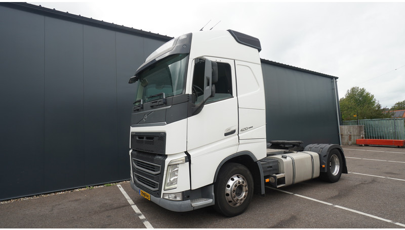 Volvo FH 420 GLOBETROTTER EURO 6 - شاحنة جرار: صور 3 Volvo FH 420 GLOBETROTTER EURO 6 - شاحنة جرار: صور 3