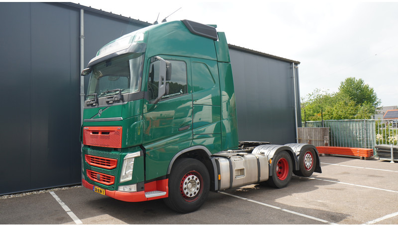 Volvo FH 500 6X2 EURO 6 GLOBETROTTER - شاحنة جرار: صور 3 Volvo FH 500 6X2 EURO 6 GLOBETROTTER - شاحنة جرار: صور 3