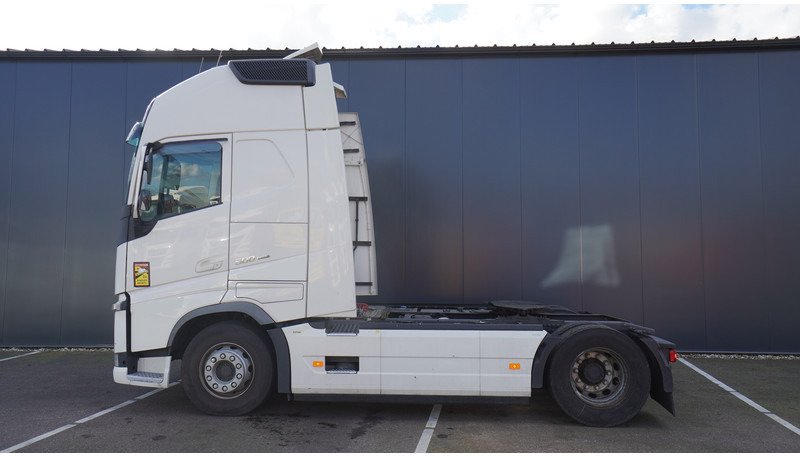 Volvo FH 500 GLOBETROTTER 847.000KM - شاحنة جرار: صور 1 Volvo FH 500 GLOBETROTTER 847.000KM - شاحنة جرار: صور 1