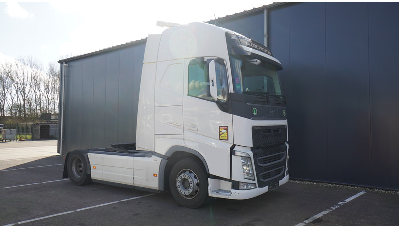 Volvo FH 500 GLOBETROTTER 847.000KM - شاحنة جرار: صور 4 Volvo FH 500 GLOBETROTTER 847.000KM - شاحنة جرار: صور 4