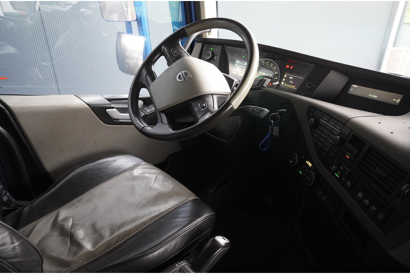 Volvo FH 540 6X2 XL SHOWTRUCK 4-SEATS 455.000KM - شاحنة جرار: صور 5 Volvo FH 540 6X2 XL SHOWTRUCK 4-SEATS 455.000KM - شاحنة جرار: صور 5