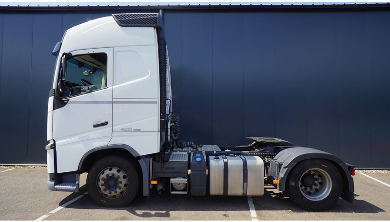 Volvo FH420 4X2 ADR EURO6 - شاحنة جرار: صور 1 Volvo FH420 4X2 ADR EURO6 - شاحنة جرار: صور 1