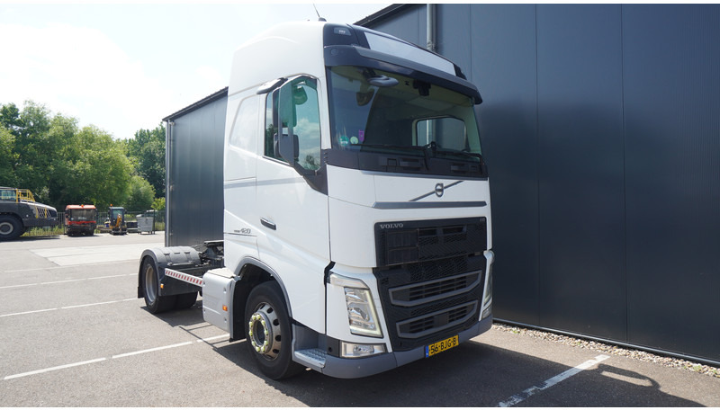 Volvo FH420 4X2 ADR EURO6 - شاحنة جرار: صور 2 Volvo FH420 4X2 ADR EURO6 - شاحنة جرار: صور 2