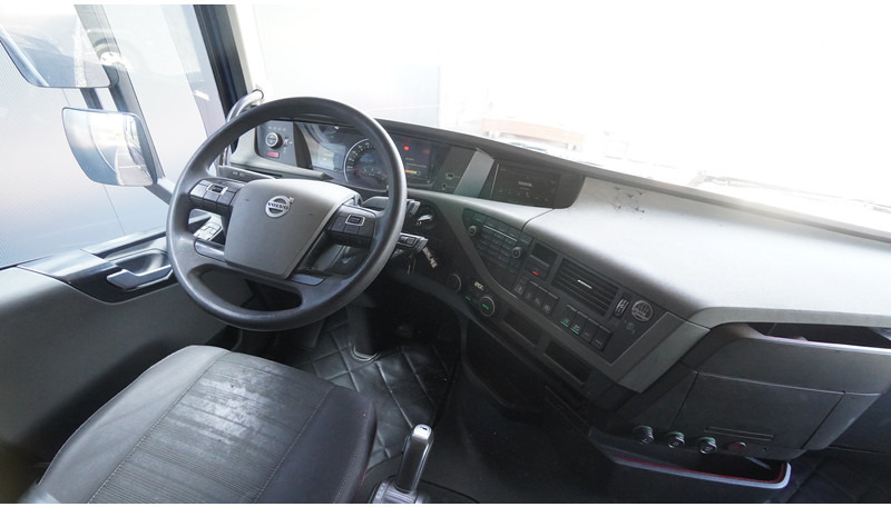 Volvo FH460 EURO 6 GLOBETROTTER 833.000KM - شاحنة جرار: صور 5 Volvo FH460 EURO 6 GLOBETROTTER 833.000KM - شاحنة جرار: صور 5