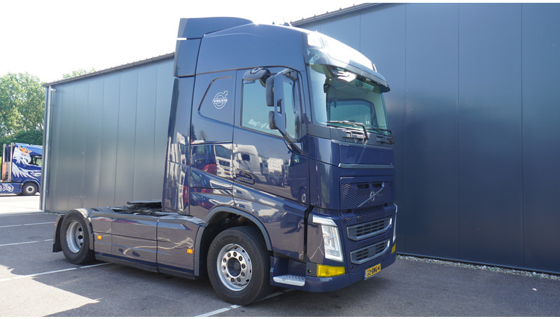 Volvo FH460 EURO 6 GLOBETROTTER 833.000KM - شاحنة جرار: صور 4 Volvo FH460 EURO 6 GLOBETROTTER 833.000KM - شاحنة جرار: صور 4