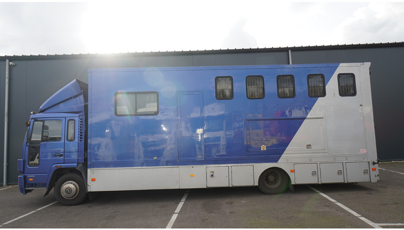 Volvo FL 6-9 HORSE TRANSPORT 341.000KM MANUAL GEARBOX - شاحنة نقل خيل: صور 1 Volvo FL 6-9 HORSE TRANSPORT 341.000KM MANUAL GEARBOX - شاحنة نقل خيل: صور 1