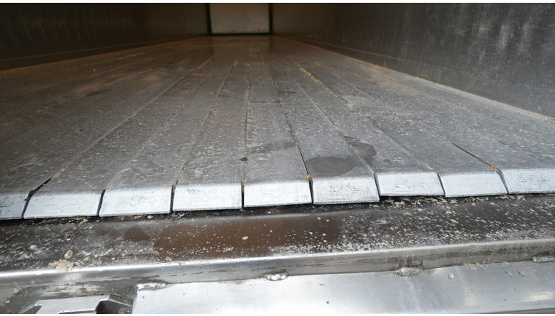 Kraker 3 AXLE WALKING FLOOR TRAILER - أرضية المشي نصف مقطورة: صور 5 Kraker 3 AXLE WALKING FLOOR TRAILER - أرضية المشي نصف مقطورة: صور 5