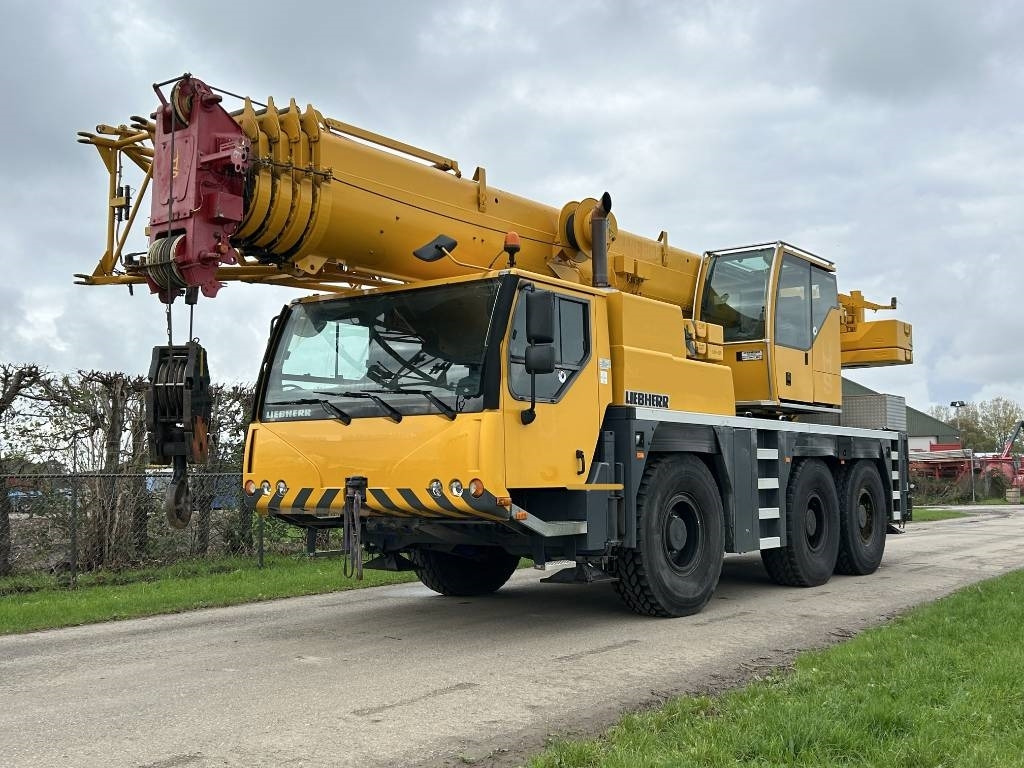 Liebherr LTM 1055-3.1  - رافعة لجميع التضاريس: صور 4 Liebherr LTM 1055-3.1  - رافعة لجميع التضاريس: صور 4