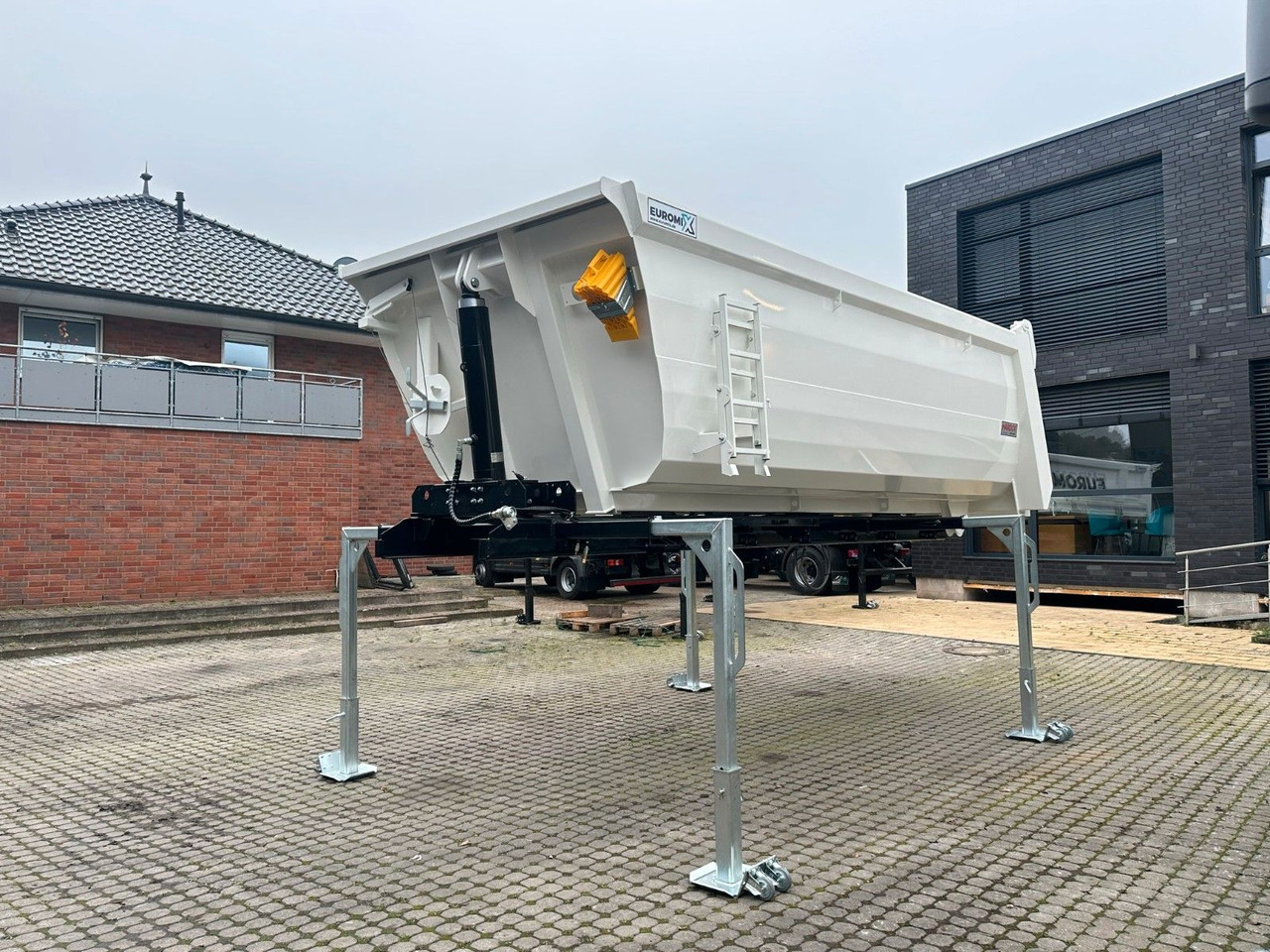 DAF EuromixMTP Mulden-Kipper-Aufbauten DAF EuromixMTP Mulden-Kipper-Aufbauten - قلابات: صور 2 DAF EuromixMTP Mulden-Kipper-Aufbauten DAF EuromixMTP Mulden-Kipper-Aufbauten - قلابات: صور 2