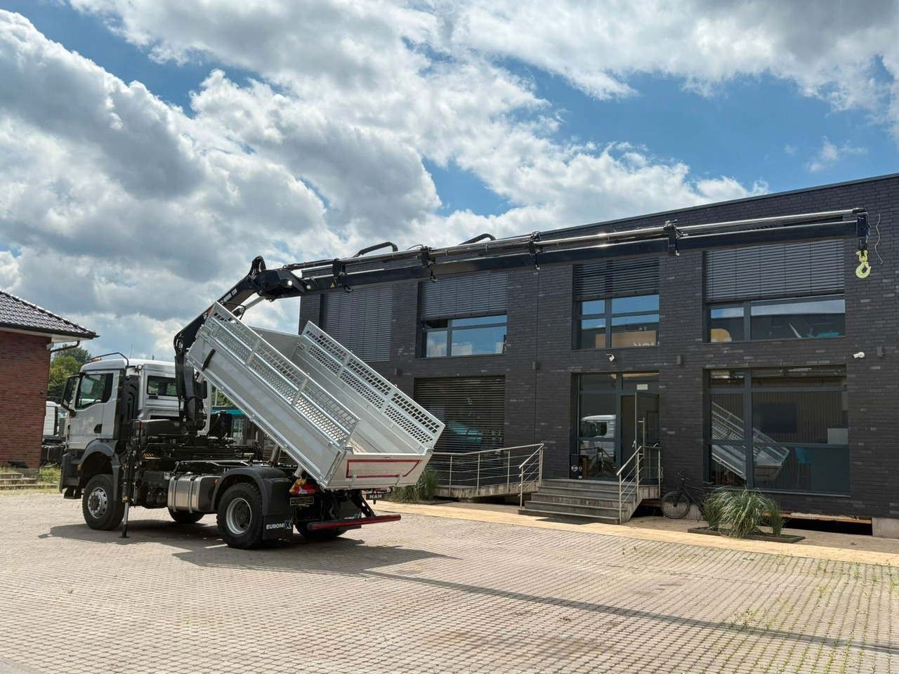 MAN TGS 18.400 TG3 4x4 Euro6e Hiab X-HiDuo 138DS-4 - قلابات, شاحنة كرين: صور 4 MAN TGS 18.400 TG3 4x4 Euro6e Hiab X-HiDuo 138DS-4 - قلابات, شاحنة كرين: صور 4