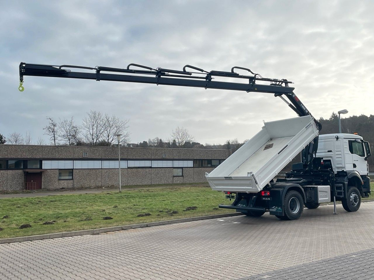 MAN TGS 18.400 TG3 4x4 Euro6e Hiab X-HiDuo 138DS-4 - قلابات, شاحنة كرين: صور 4 MAN TGS 18.400 TG3 4x4 Euro6e Hiab X-HiDuo 138DS-4 - قلابات, شاحنة كرين: صور 4