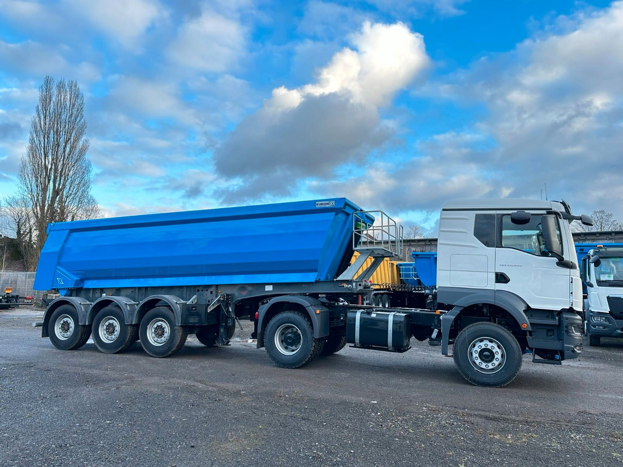 MAN TGS 22.440 4x2 Euro 2 EuromixMTP Kipper 27m³ MAN TGS 22.440 4x2 Euro 2 EuromixMTP Kipper 27m³ - شاحنة جرار: صور 3 MAN TGS 22.440 4x2 Euro 2 EuromixMTP Kipper 27m³ MAN TGS 22.440 4x2 Euro 2 EuromixMTP Kipper 27m³ - شاحنة جرار: صور 3