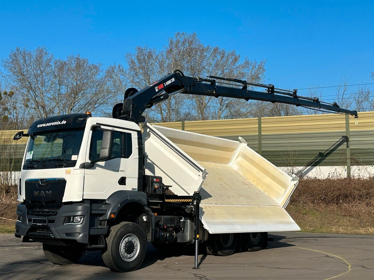 MAN TGS 28.440 6x4-4/3-Seiten- Kipper / Hiab 228-6 - قلابات, شاحنة كرين: صور 2 MAN TGS 28.440 6x4-4/3-Seiten- Kipper / Hiab 228-6 - قلابات, شاحنة كرين: صور 2