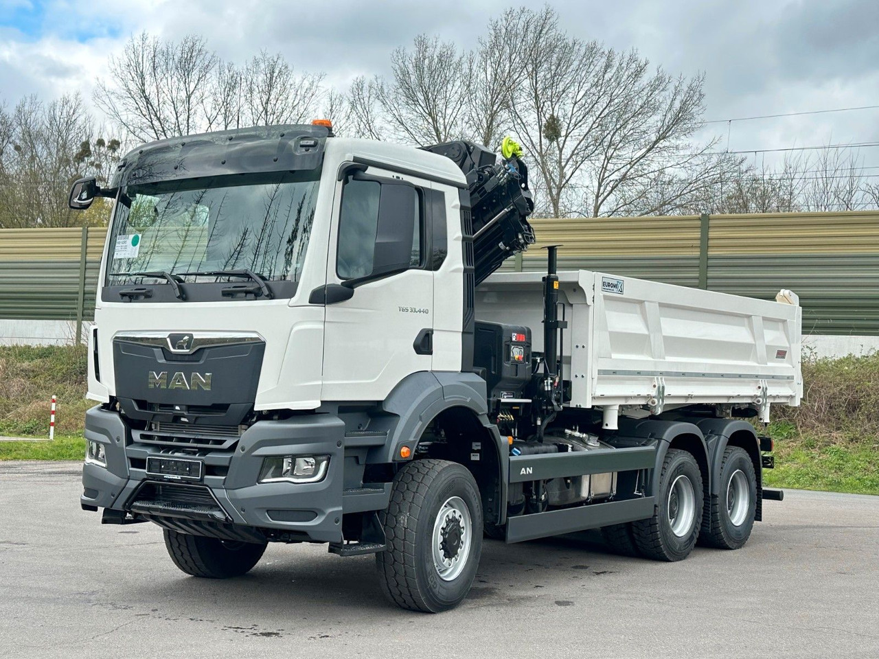 MAN TGS 33.440 6x6 /3-Seiten- Kipper / HIAB 228-4 - قلابات, شاحنة كرين: صور 2 MAN TGS 33.440 6x6 /3-Seiten- Kipper / HIAB 228-4 - قلابات, شاحنة كرين: صور 2