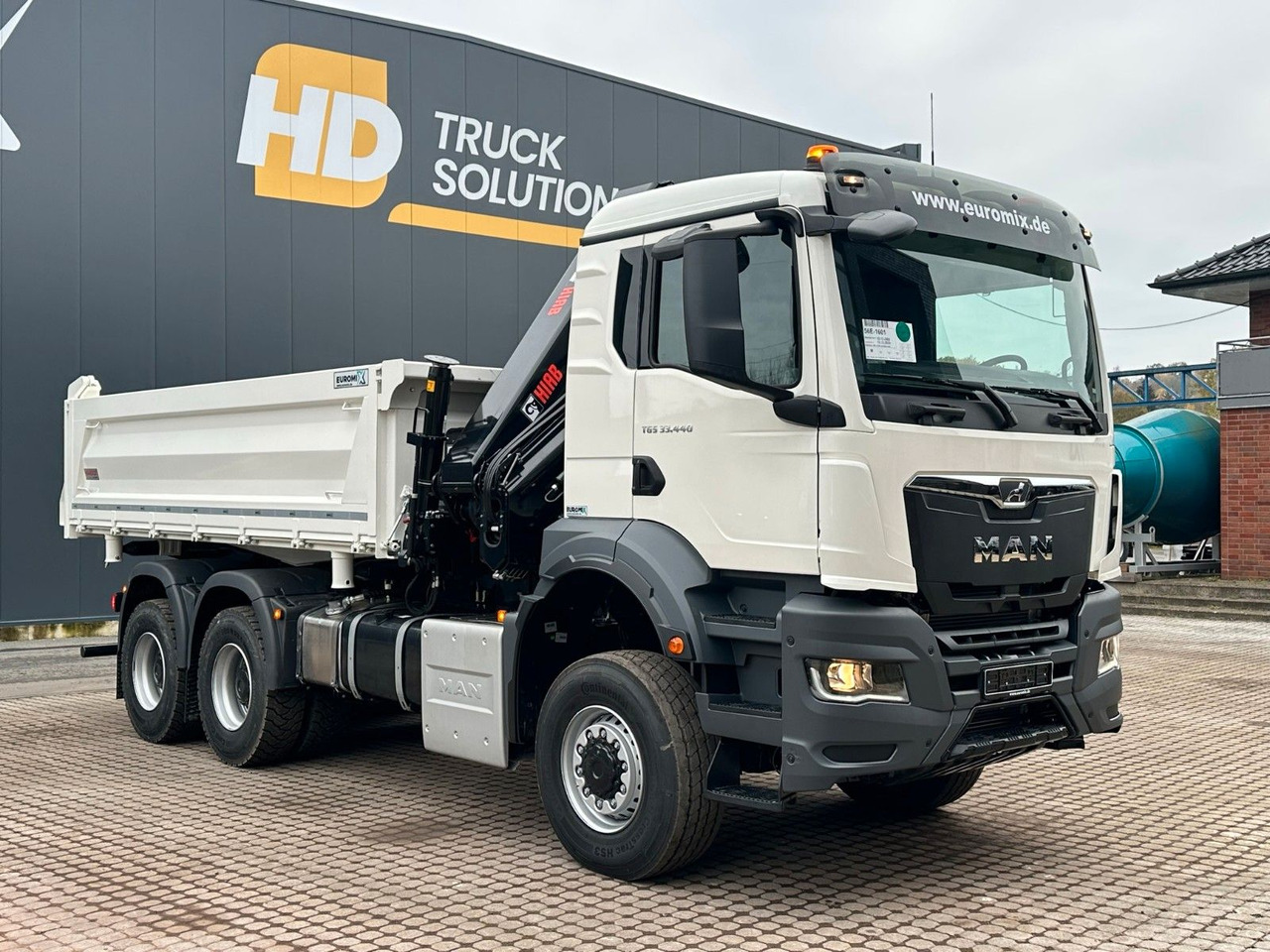 MAN TGS 33.440 6x6 /3-Seiten- Kipper / Kran HIAB 302 إيجار MAN TGS 33.440 6x6 /3-Seiten- Kipper / Kran HIAB 302: صور 10