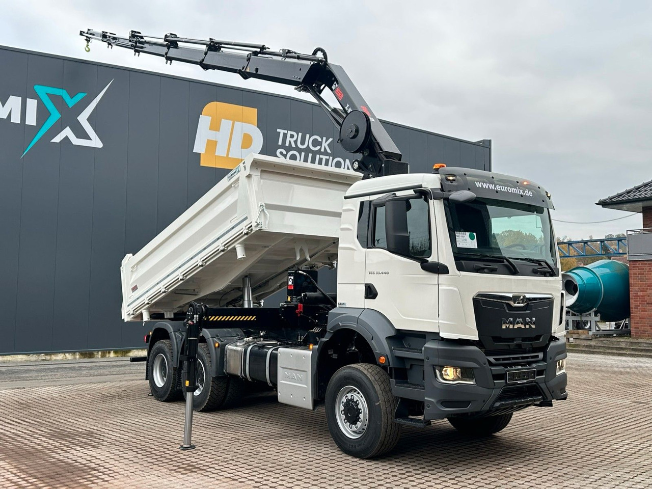 MAN TGS 33.440 6x6 /3-Seiten- Kipper / Kran HIAB 302 إيجار MAN TGS 33.440 6x6 /3-Seiten- Kipper / Kran HIAB 302: صور 11