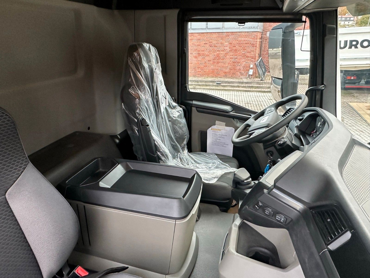 MAN TGS 33.440 6x6 /3-Seiten- Kipper / Kran HIAB 302 إيجار MAN TGS 33.440 6x6 /3-Seiten- Kipper / Kran HIAB 302: صور 27