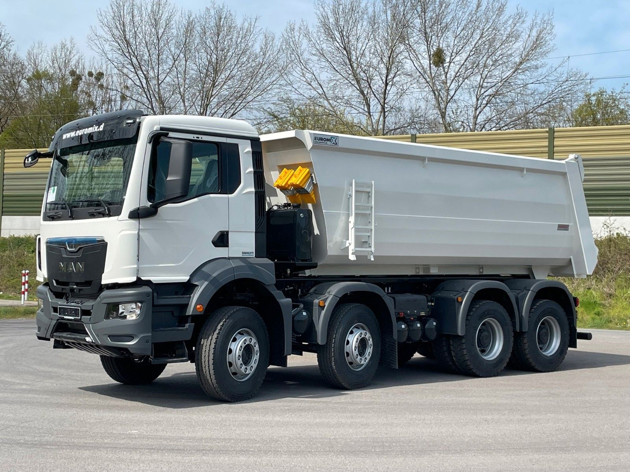 MAN TGS 41.400 8x4 / EUROMIX MTP 20m³/ EURO2 Kipper - قلابات: صور 3 MAN TGS 41.400 8x4 / EUROMIX MTP 20m³/ EURO2 Kipper - قلابات: صور 3