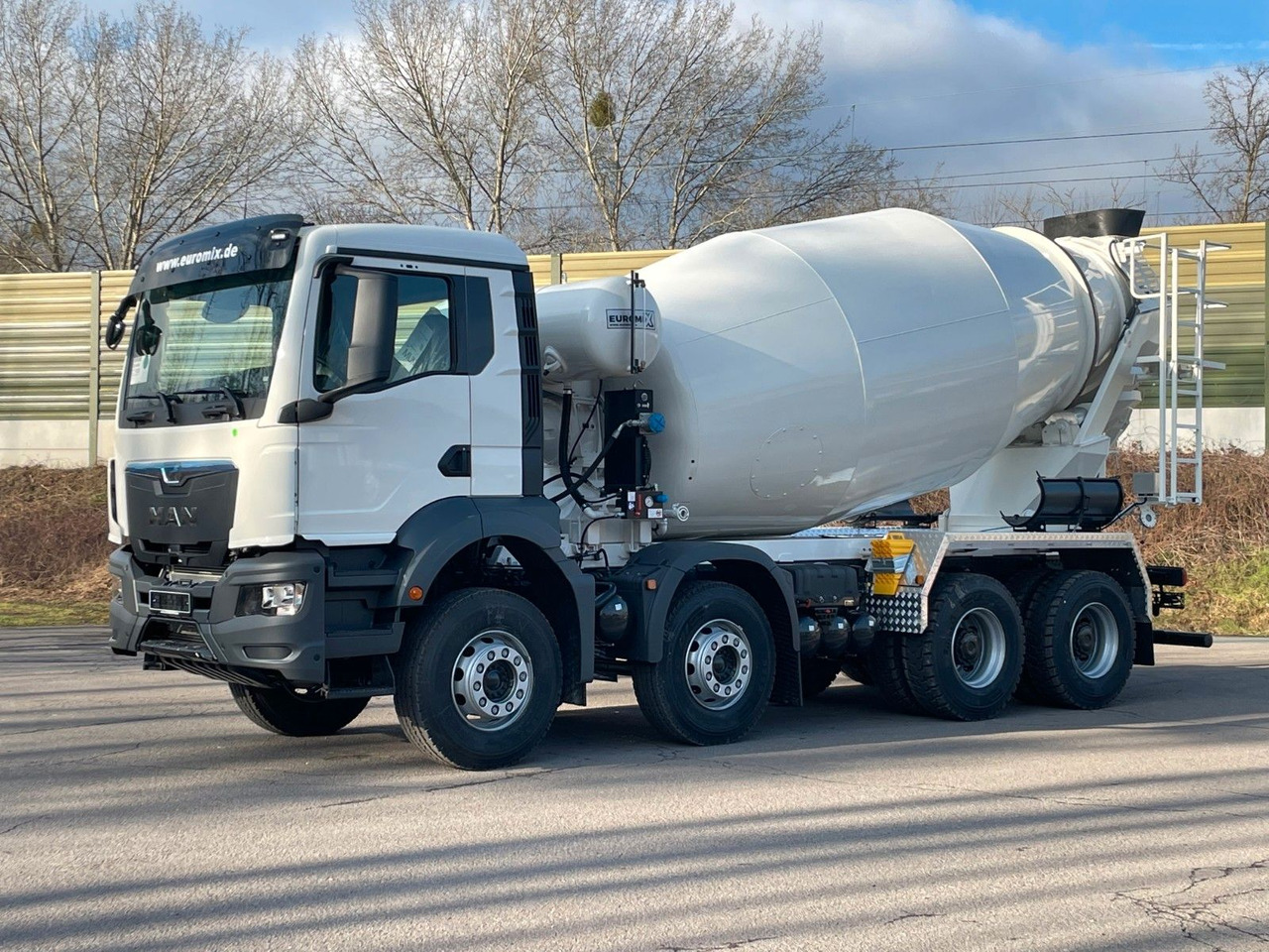 MAN TGS 41.400 8x4 / EuromixMTP EM 12m³ R / EURO 2 - شاحنة خلاطة خرسانة: صور 3 MAN TGS 41.400 8x4 / EuromixMTP EM 12m³ R / EURO 2 - شاحنة خلاطة خرسانة: صور 3