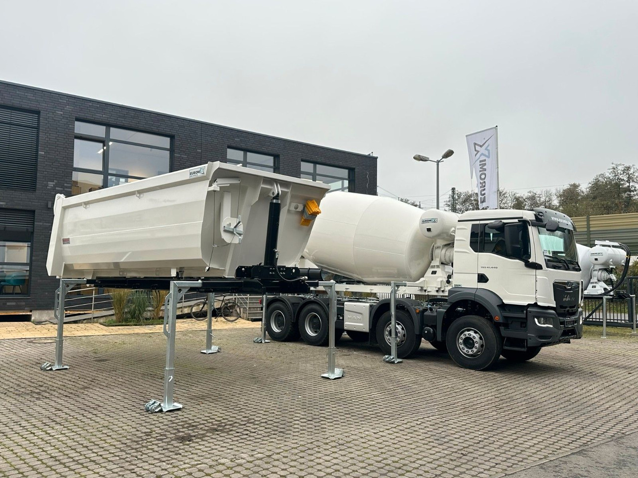 MAN TGS 41.480 8x4 WECHSELSYSTEM KIPPER+MISCHER - شاحنة خلاطة خرسانة, الجسم قلابة: صور 3 MAN TGS 41.480 8x4 WECHSELSYSTEM KIPPER+MISCHER - شاحنة خلاطة خرسانة, الجسم قلابة: صور 3