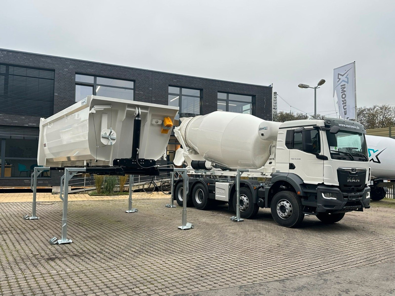 MAN TGS 41.480 8x4 WECHSELSYSTEM KIPPER+MISCHER - شاحنة خلاطة خرسانة, الجسم قلابة: صور 1 MAN TGS 41.480 8x4 WECHSELSYSTEM KIPPER+MISCHER - شاحنة خلاطة خرسانة, الجسم قلابة: صور 1