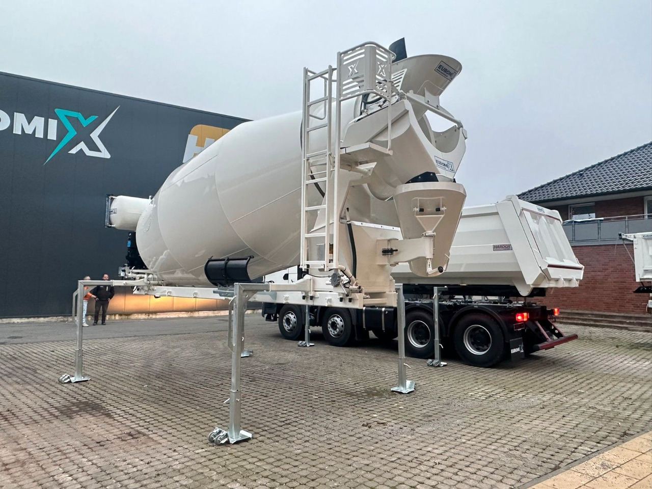 MAN TGS 41.480 8x4 WECHSELSYSTEM KIPPER+MISCHER - شاحنة خلاطة خرسانة: صور 5 MAN TGS 41.480 8x4 WECHSELSYSTEM KIPPER+MISCHER - شاحنة خلاطة خرسانة: صور 5