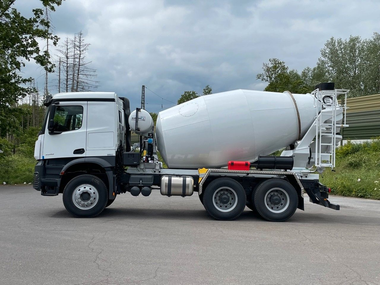 Mercedes-Benz 3348 6X4 Arcos 5 EuromixMTP EM 9 R - شاحنة خلاطة خرسانة: صور 3 Mercedes-Benz 3348 6X4 Arcos 5 EuromixMTP EM 9 R - شاحنة خلاطة خرسانة: صور 3