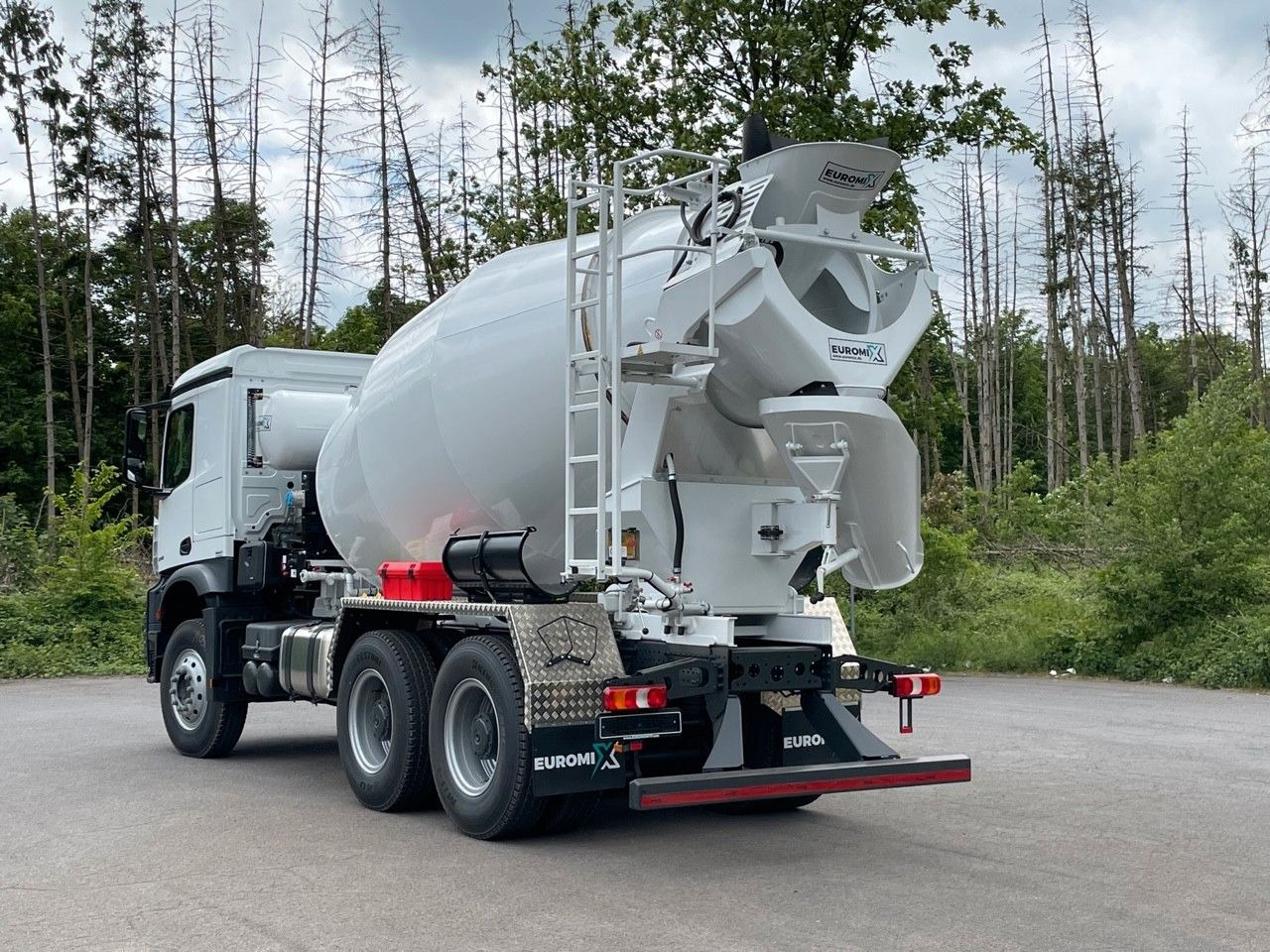 Mercedes-Benz 3348 6X4 Arcos 5 EuromixMTP EM 9 R - شاحنة خلاطة خرسانة: صور 4 Mercedes-Benz 3348 6X4 Arcos 5 EuromixMTP EM 9 R - شاحنة خلاطة خرسانة: صور 4