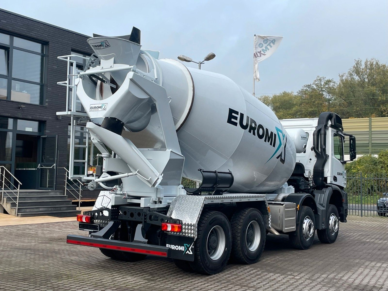 Mercedes-Benz AROCS 5 4142 B 8X4 Euro 3 EuromixMTP EM 10 - شاحنة خلاطة خرسانة: صور 5 Mercedes-Benz AROCS 5 4142 B 8X4 Euro 3 EuromixMTP EM 10 - شاحنة خلاطة خرسانة: صور 5