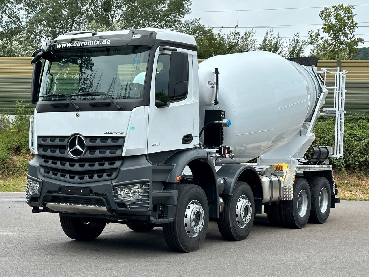 Mercedes-Benz AROCS 5 4142 B 8X4 Euro 3 EuromixMTP EM 10 - شاحنة خلاطة خرسانة: صور 2 Mercedes-Benz AROCS 5 4142 B 8X4 Euro 3 EuromixMTP EM 10 - شاحنة خلاطة خرسانة: صور 2