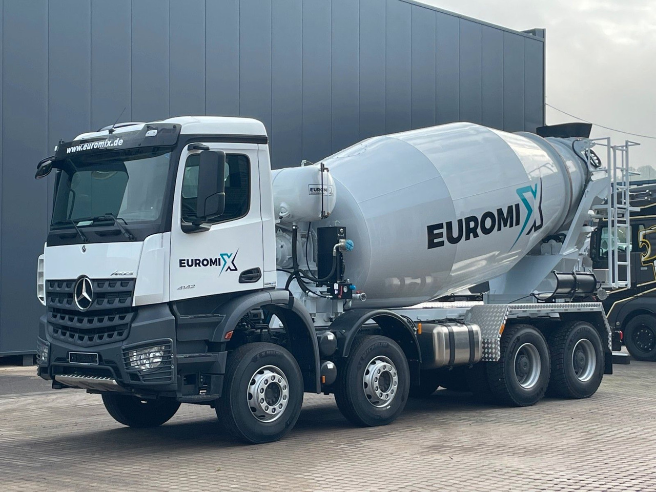 Mercedes-Benz AROCS 5 4142 B 8X4 Euro 3 EuromixMTP EM 10 - شاحنة خلاطة خرسانة: صور 1 Mercedes-Benz AROCS 5 4142 B 8X4 Euro 3 EuromixMTP EM 10 - شاحنة خلاطة خرسانة: صور 1