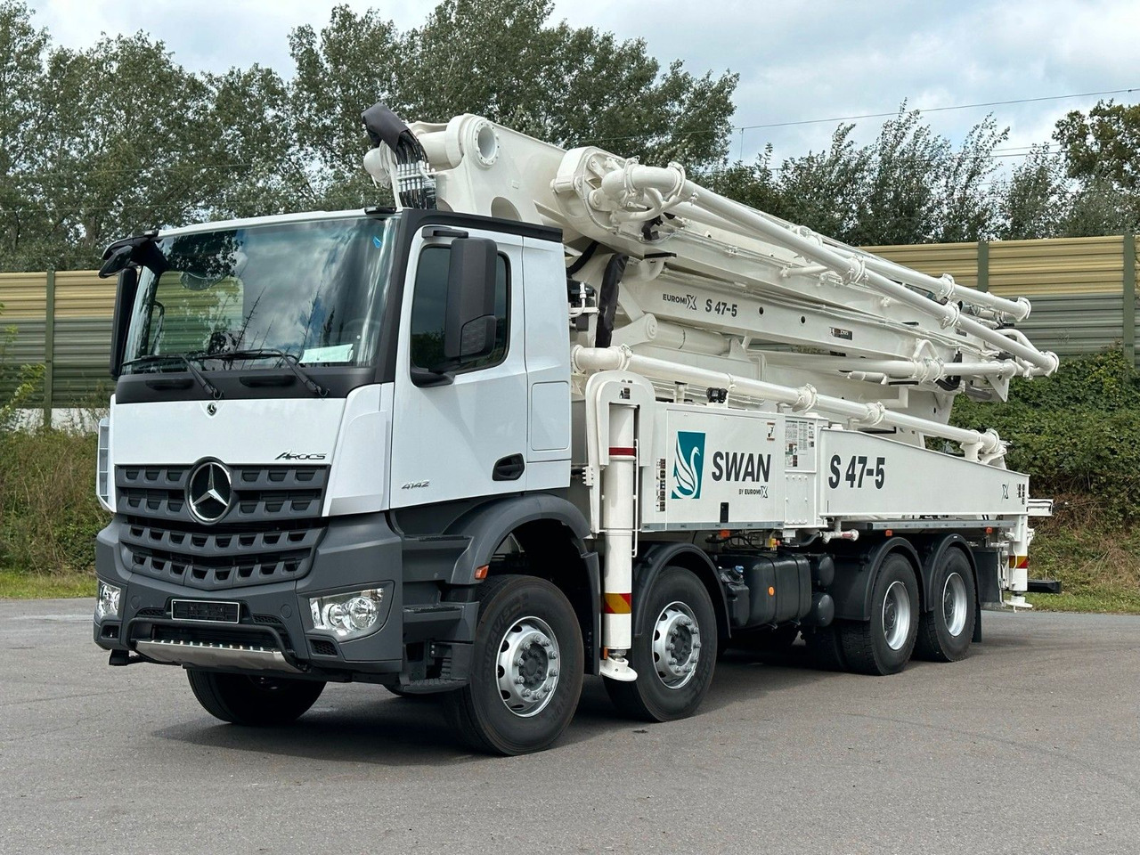 Mercedes-Benz Arocs 5 4142 8x4 SWAN TSP 47-5 160RZ ( 47m ) - مضخة خرسانة: صور 3 Mercedes-Benz Arocs 5 4142 8x4 SWAN TSP 47-5 160RZ ( 47m ) - مضخة خرسانة: صور 3