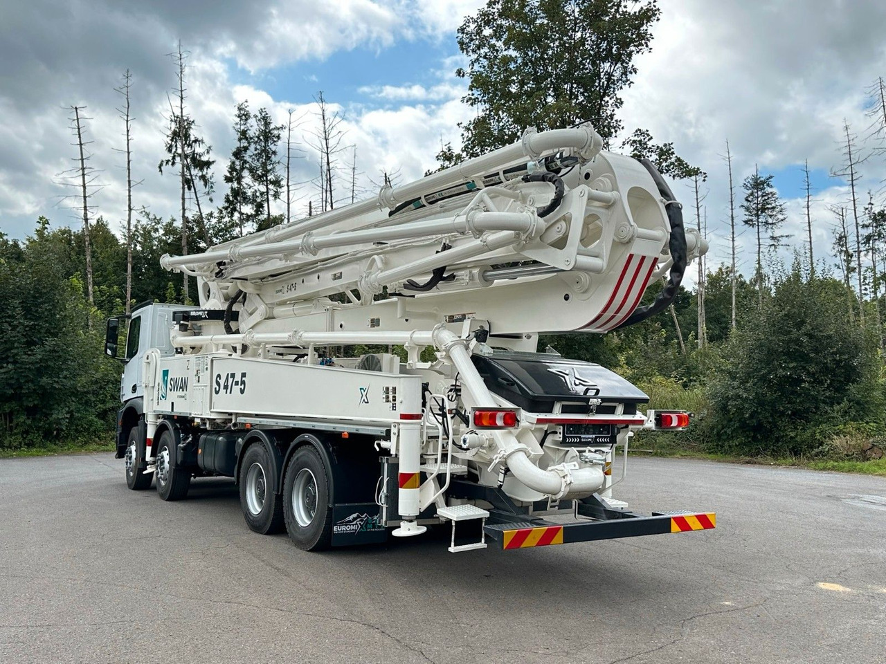 Mercedes-Benz Arocs 5 4142 8x4 SWAN TSP 47-5 160RZ ( 47m ) - شاحنة خلاطة خرسانة: صور 5 Mercedes-Benz Arocs 5 4142 8x4 SWAN TSP 47-5 160RZ ( 47m ) - شاحنة خلاطة خرسانة: صور 5