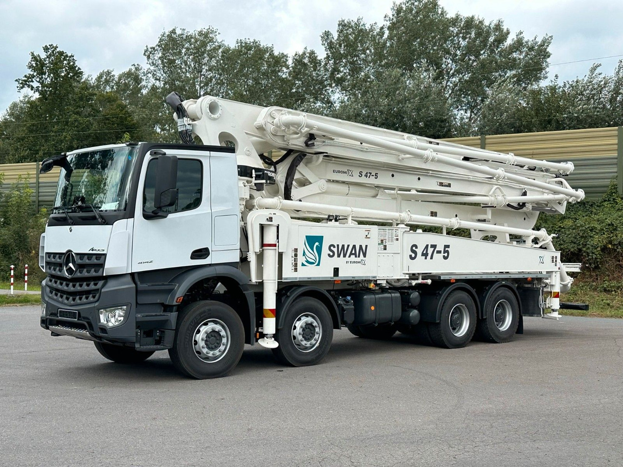 Mercedes-Benz Arocs 5 4142 8x4 SWAN TSP 47-5 160RZ ( 47m ) - شاحنة خلاطة خرسانة: صور 3 Mercedes-Benz Arocs 5 4142 8x4 SWAN TSP 47-5 160RZ ( 47m ) - شاحنة خلاطة خرسانة: صور 3