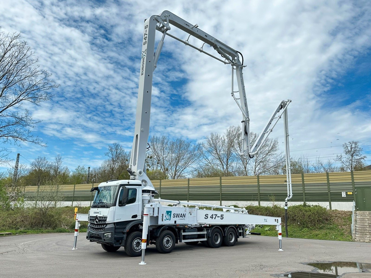 Mercedes-Benz Arocs 5 4542 8x4 SWAN TSP 47-5 160RZ ( 47m ) - مضخة خرسانة: صور 2 Mercedes-Benz Arocs 5 4542 8x4 SWAN TSP 47-5 160RZ ( 47m ) - مضخة خرسانة: صور 2