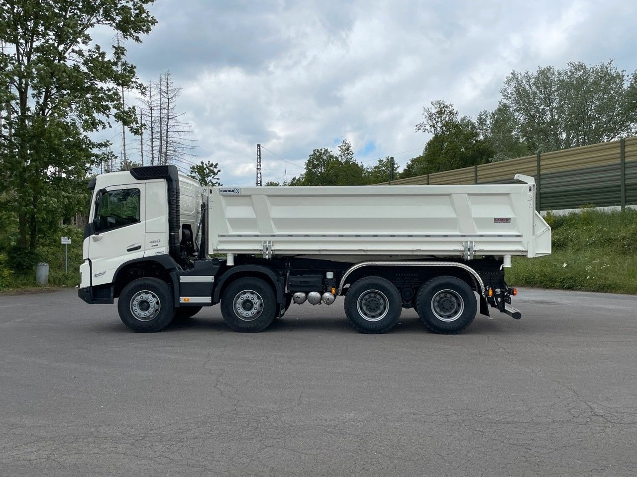 Volvo FMX 460 8x4 / WECHSELSYSTEM KIPPER+MISCHER Volvo FMX 460 8x4 / WECHSELSYSTEM KIPPER+MISCHER - شاحنة خلاطة خرسانة: صور 3 Volvo FMX 460 8x4 / WECHSELSYSTEM KIPPER+MISCHER Volvo FMX 460 8x4 / WECHSELSYSTEM KIPPER+MISCHER - شاحنة خلاطة خرسانة: صور 3