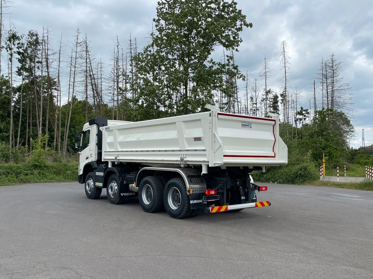 Volvo FMX 460 8x4 / WECHSELSYSTEM KIPPER+MISCHER Volvo FMX 460 8x4 / WECHSELSYSTEM KIPPER+MISCHER - شاحنة خلاطة خرسانة: صور 4 Volvo FMX 460 8x4 / WECHSELSYSTEM KIPPER+MISCHER Volvo FMX 460 8x4 / WECHSELSYSTEM KIPPER+MISCHER - شاحنة خلاطة خرسانة: صور 4