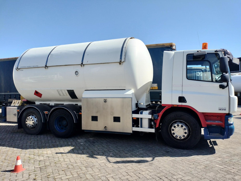 DAF FAN CF75. 6x2 -24030 Liter Gas tank truck ID 2.166 Rootselaar, flowmeter, pump, sunroof on tank - شاحنة صهريج: صور 2 DAF FAN CF75. 6x2 -24030 Liter Gas tank truck ID 2.166 Rootselaar, flowmeter, pump, sunroof on tank - شاحنة صهريج: صور 2