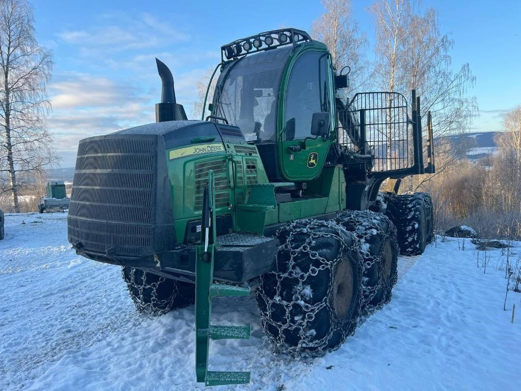John Deere 1110 G - شاحنات نقل الأخشاب في الغابات: صور 5 John Deere 1110 G - شاحنات نقل الأخشاب في الغابات: صور 5