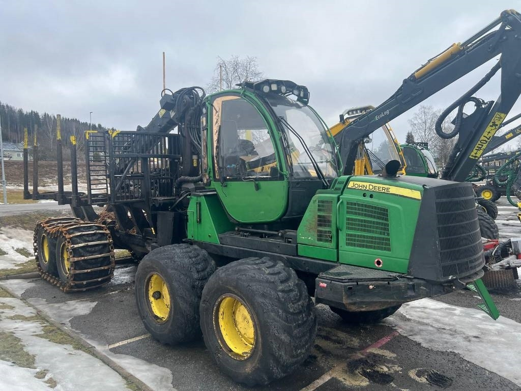 John Deere 1210 E - شاحنات نقل الأخشاب في الغابات: صور 2 John Deere 1210 E - شاحنات نقل الأخشاب في الغابات: صور 2