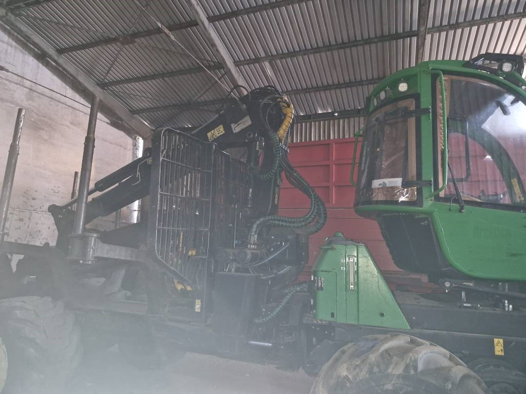 John Deere 1510 E - شاحنات نقل الأخشاب في الغابات: صور 4 John Deere 1510 E - شاحنات نقل الأخشاب في الغابات: صور 4
