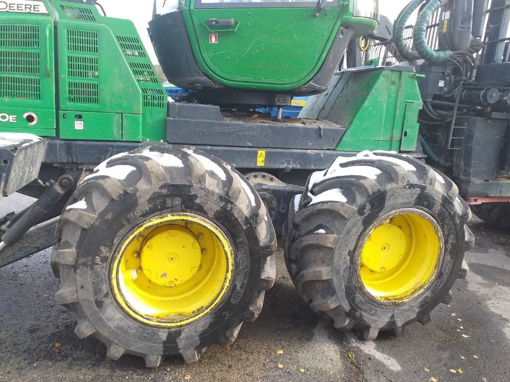 شاحنات نقل الأخشاب في الغابات John Deere 1510 E: صور 12 شاحنات نقل الأخشاب في الغابات John Deere 1510 E: صور 12
