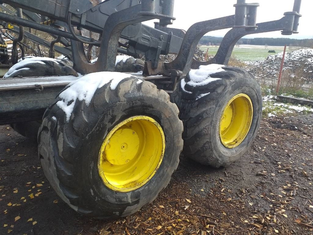 شاحنات نقل الأخشاب في الغابات John Deere 1510 E: صور 11 شاحنات نقل الأخشاب في الغابات John Deere 1510 E: صور 11