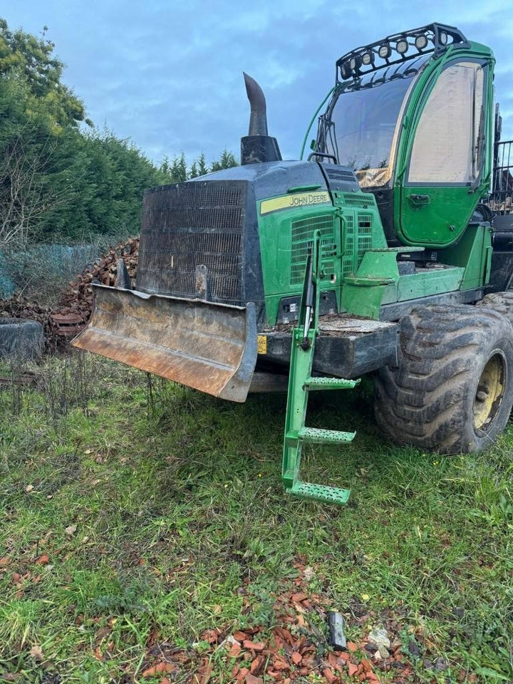 John Deere 1510G - شاحنات نقل الأخشاب في الغابات: صور 5 John Deere 1510G - شاحنات نقل الأخشاب في الغابات: صور 5