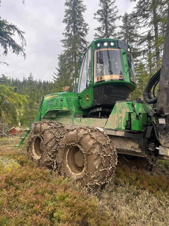 John Deere 1910G - شاحنات نقل الأخشاب في الغابات: صور 4 John Deere 1910G - شاحنات نقل الأخشاب في الغابات: صور 4