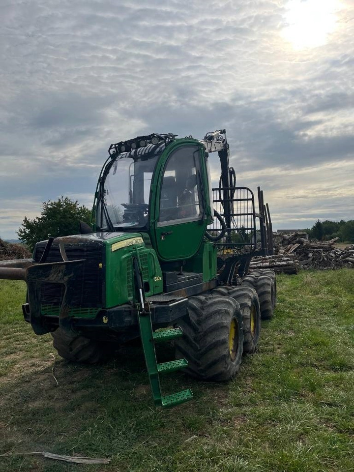 John Deere 810 E - شاحنات نقل الأخشاب في الغابات: صور 2 John Deere 810 E - شاحنات نقل الأخشاب في الغابات: صور 2