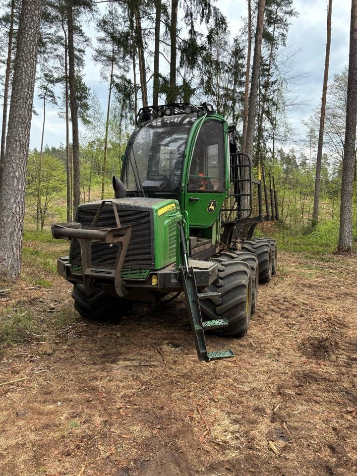 John Deere 810 E - شاحنات نقل الأخشاب في الغابات: صور 2 John Deere 810 E - شاحنات نقل الأخشاب في الغابات: صور 2